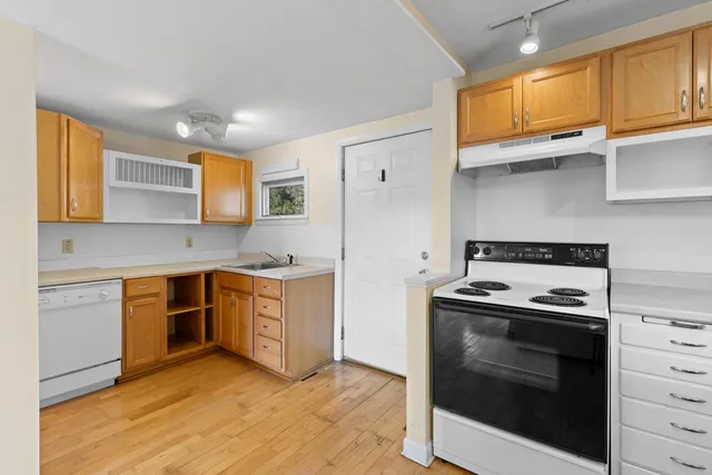 $399,000 | 26 Crescent Street, Unit 2628, Rockland, ME 04841