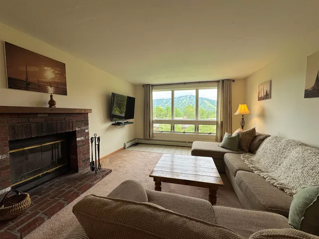 $475,000 | 44 Tanglewood Lane, Unit E, West Dover, VT 05356