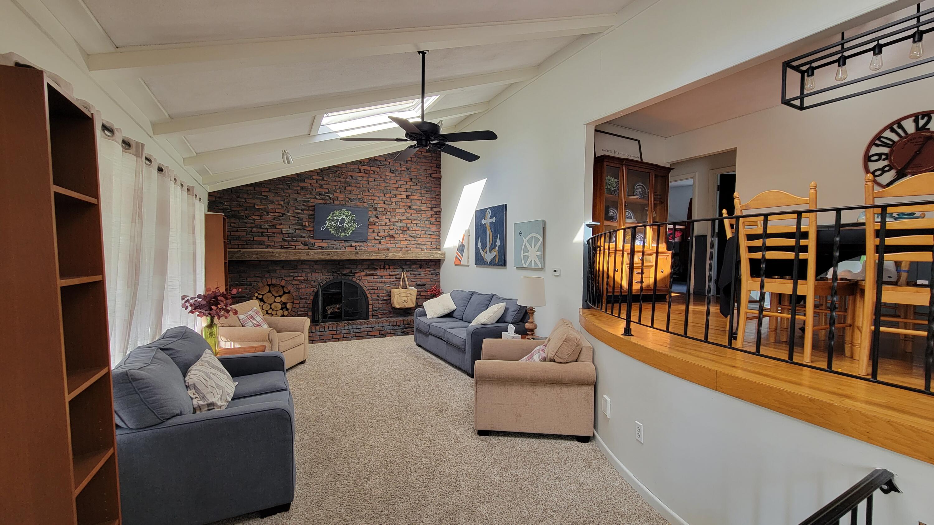 544 Middle Road Sabattus, ME 04280 - Photo 5 of 51 Living Room
