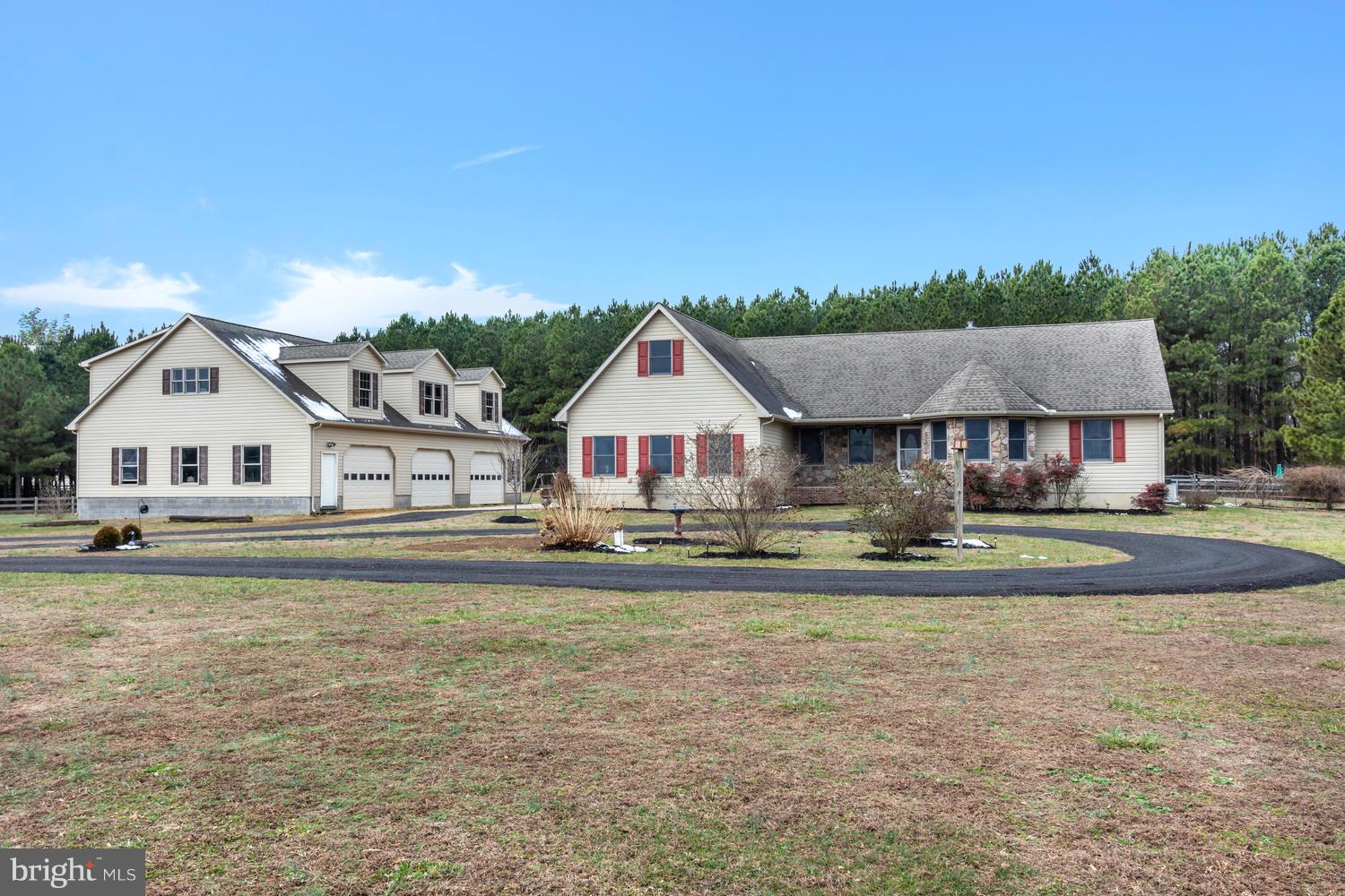 12168 Holly Road Ridgely, MD 21660 - Photo 1 of 46 Exterior front - new circle driveway
