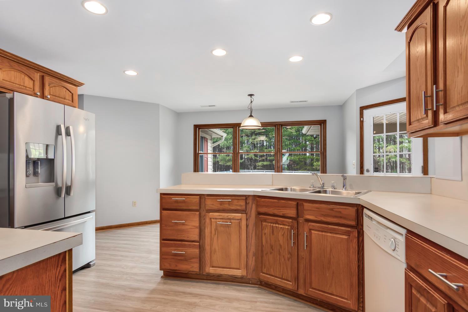 12168 Holly Road Ridgely, MD 21660 - Photo 7 of 46 Kitchen with Table Space