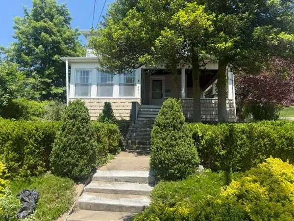 $199,000 | 261 East Main Street, St. Clairsville, OH 43950