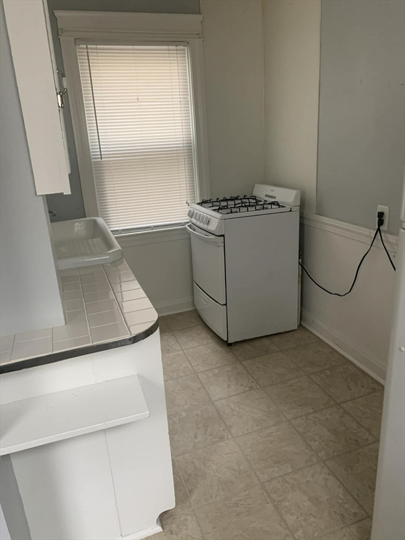 158 Forest Street Fall River, MA 02721 - Photo 11 of 35