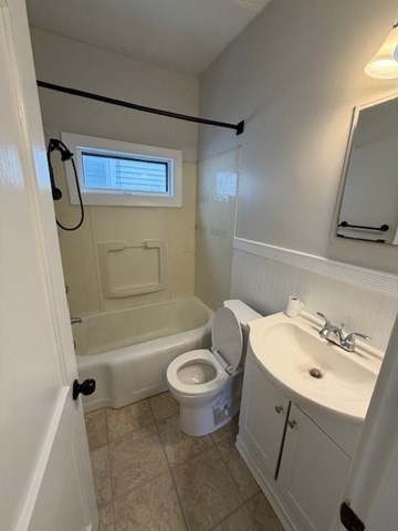 158 Forest Street Fall River, MA 02721 - Photo 9 of 35