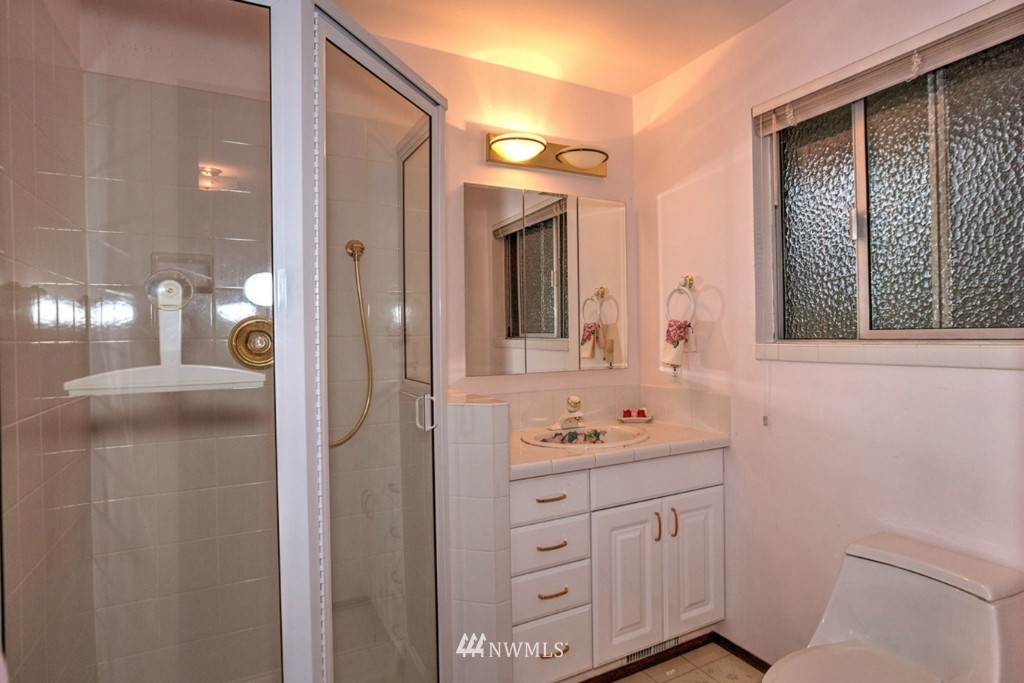 24322 2nd Place West Bothell, WA 98021 - Photo 13 of 25