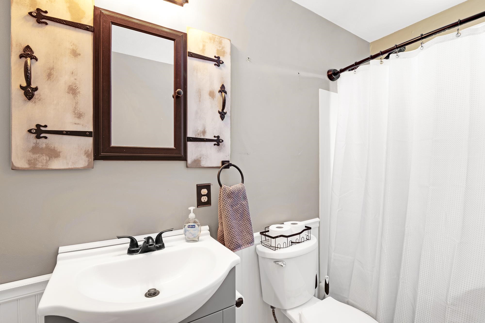 21 Four Rod Road Rochester, NH 03867 - Photo 14 of 57