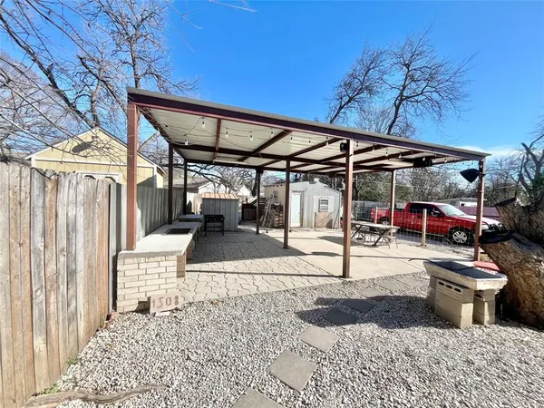 a view of outdoor space