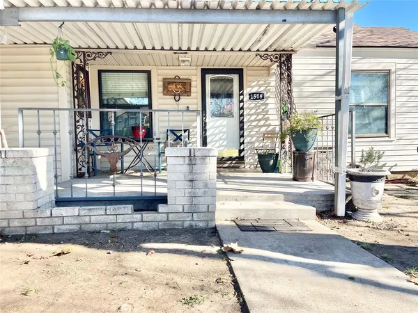 a view of front door of house