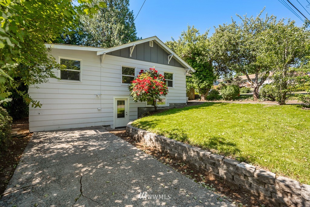 8022 230th Street Southwest Edmonds, WA 98026 - Photo 2 of 40 Gallery Image 2