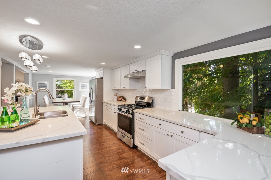 8022 230th Street Southwest Edmonds, WA 98026 - Photo 12 of 40 Gallery Image 12