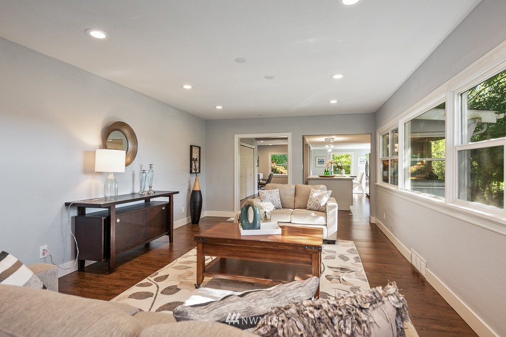 8022 230th Street Southwest Edmonds, WA 98026 - Photo 15 of 40 Gallery Image 15