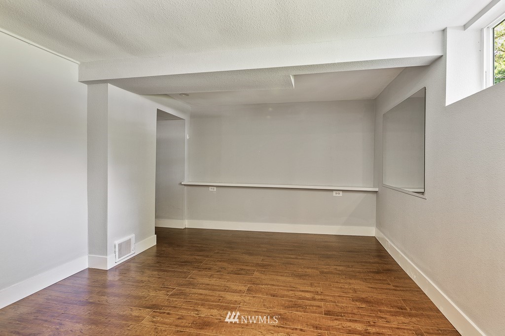8022 230th Street Southwest Edmonds, WA 98026 - Photo 37 of 40 Gallery Image 37