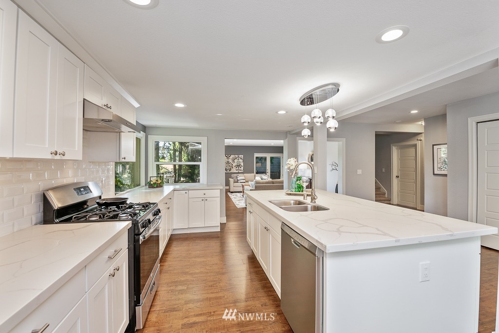 8022 230th Street Southwest Edmonds, WA 98026 - Photo 10 of 40 Gallery Image 10