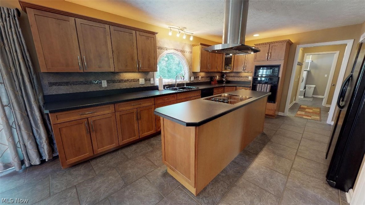8491 Johnnycake Ridge Road Mentor, OH 44060 - Photo 4 of 35 Gallery Image 4