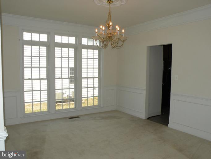24796 Shells Way Stone Ridge, VA 20105 - Photo 1 of 16 Dining Room