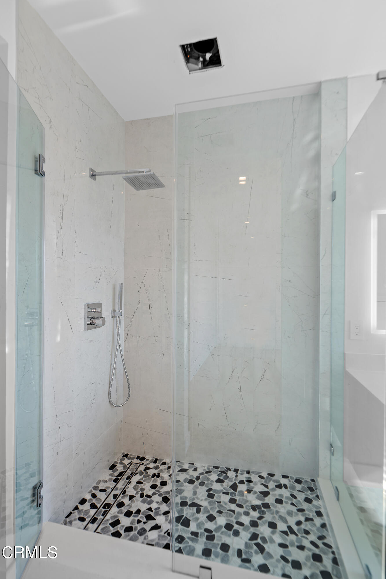 1001 Catamaran Street Oxnard, CA 93035 - Photo 36 of 37 a bathroom with a shower