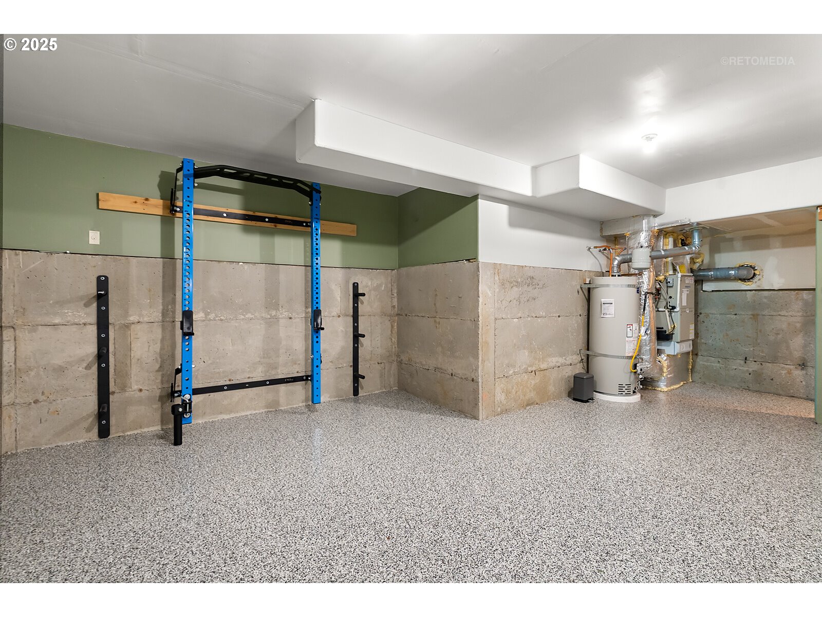 865 Southwest 90th Avenue Portland, OR 97225 - Photo 33 of 36 a view of an empty room