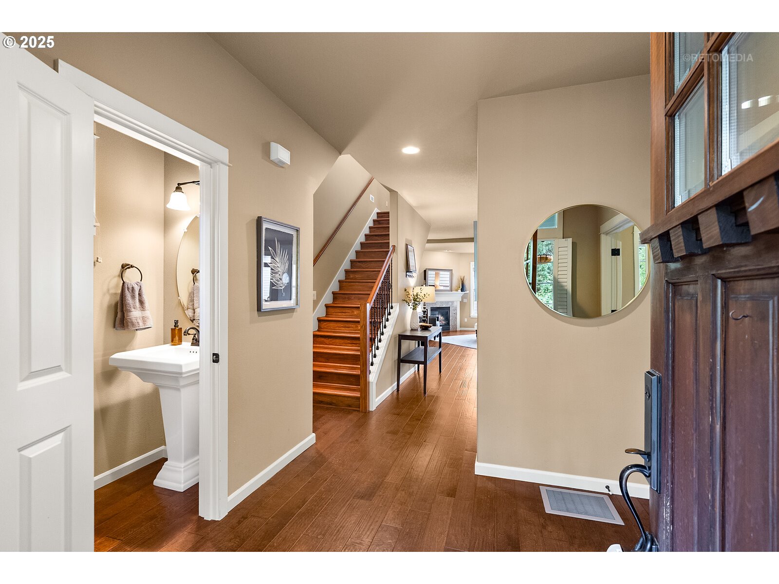 865 Southwest 90th Avenue Portland, OR 97225 - Photo 4 of 36 a view interior of the house and dining room view