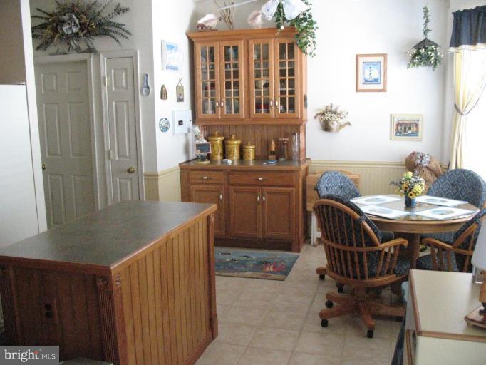 2006 Mars Run Road Essex, MD 21221 - Photo 15 of 27 Breakfast Area