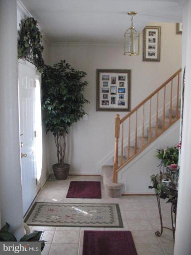 2006 Mars Run Road Essex, MD 21221 - Photo 18 of 27 Entrance / Foyer