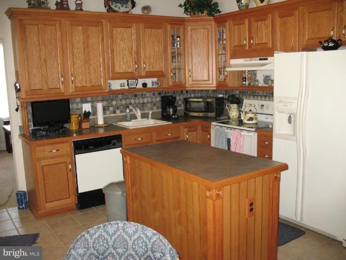 2006 Mars Run Road Essex, MD 21221 - Photo 25 of 27 Kitchen #2