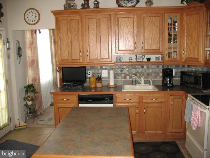 2006 Mars Run Road Essex, MD 21221 - Photo 26 of 27 Kitchen
