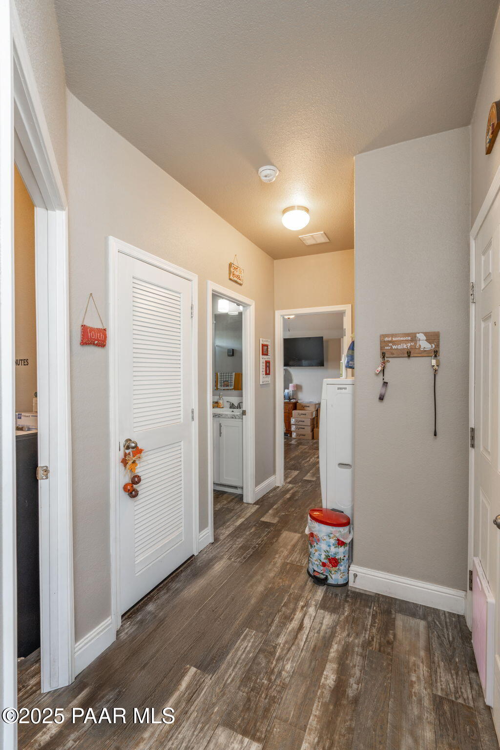 1023 Thorton Road Camp Verde, AZ 86322 - Photo 13 of 29 a view of a hallway with bathroom