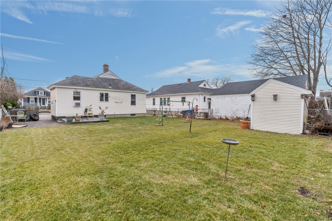 128 Warwick Road Pawtucket, RI 02861 - Photo 4 of 27