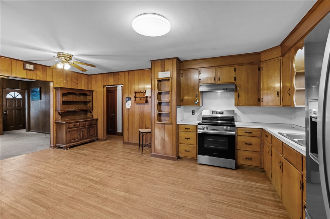 128 Warwick Road Pawtucket, RI 02861 - Photo 8 of 27