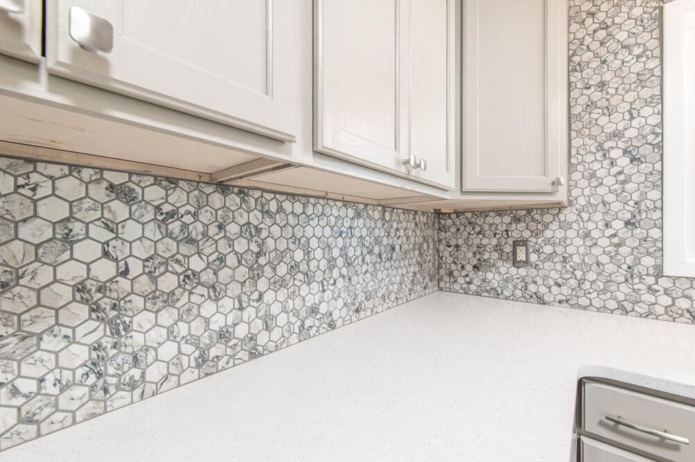 335 Indian Trail Augusta, GA 30907 - Photo 7 of 25 Tiled Backsplash!
