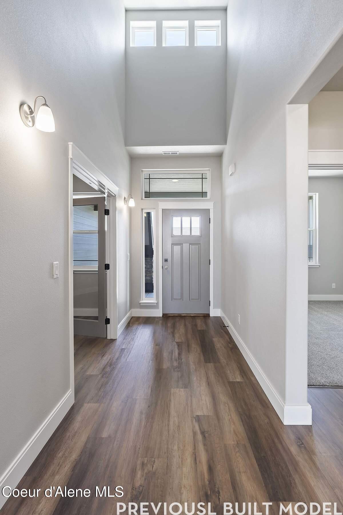 9086 California Street Rathdrum, ID 83858 - Photo 2 of 10 TB040207_003_Entry_Way