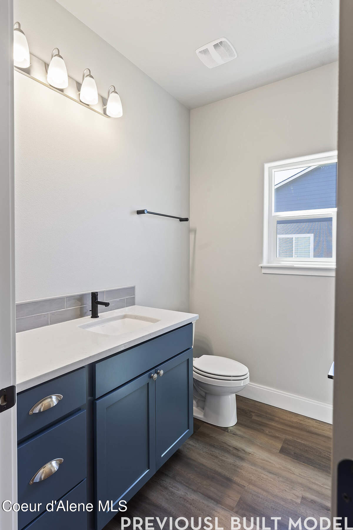 9086 California Street Rathdrum, ID 83858 - Photo 7 of 10 TB040207_015_Bathroom
