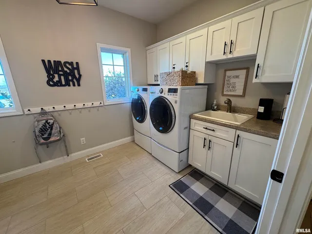 $899,500 | 3024 Wabash 12 Avenue, Mount Carmel, IL 62863