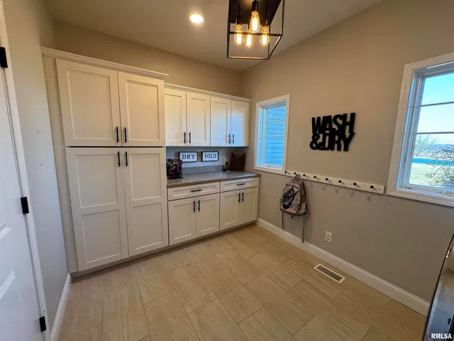 $899,500 | 3024 Wabash 12 Avenue, Mount Carmel, IL 62863