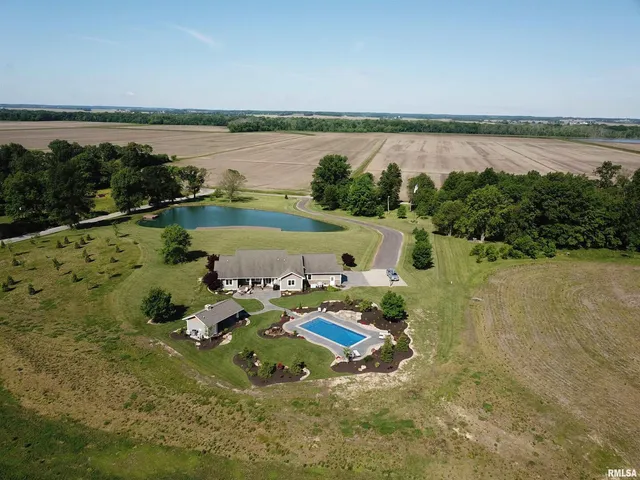 $899,500 | 3024 Wabash 12 Avenue, Mount Carmel, IL 62863