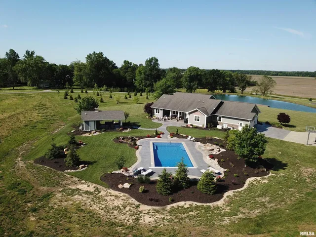 $899,500 | 3024 Wabash 12 Avenue, Mount Carmel, IL 62863