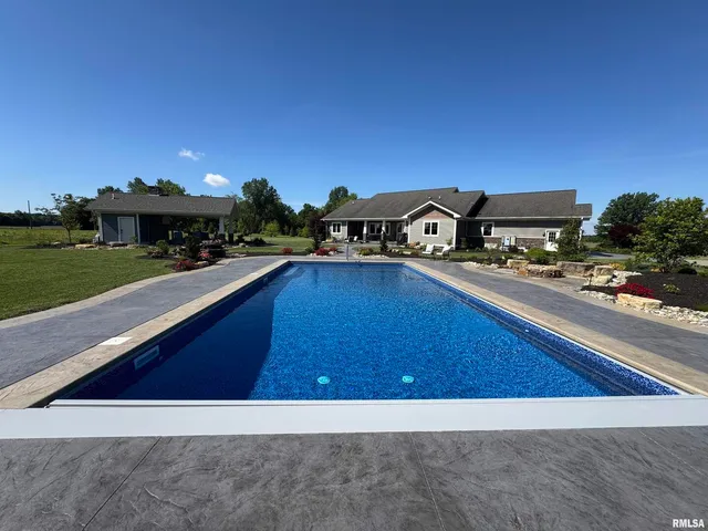 $899,500 | 3024 Wabash 12 Avenue, Mount Carmel, IL 62863