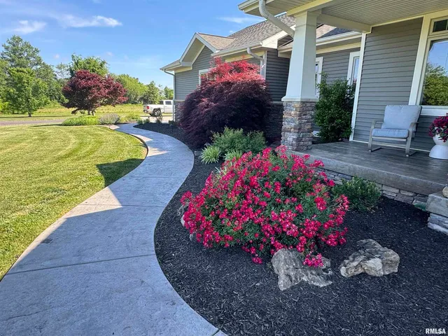 $899,500 | 3024 Wabash 12 Avenue, Mount Carmel, IL 62863