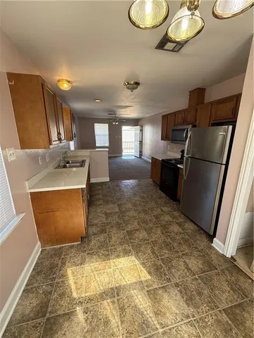 $1,300 | 3900 Division Street, Metairie, LA 70002