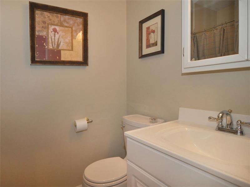 70 Tomahawk Trail Cranston, RI 02921 - Photo 22 of 25 Bathroom.