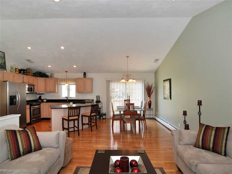 70 Tomahawk Trail Cranston, RI 02921 - Photo 6 of 25 Living Room.