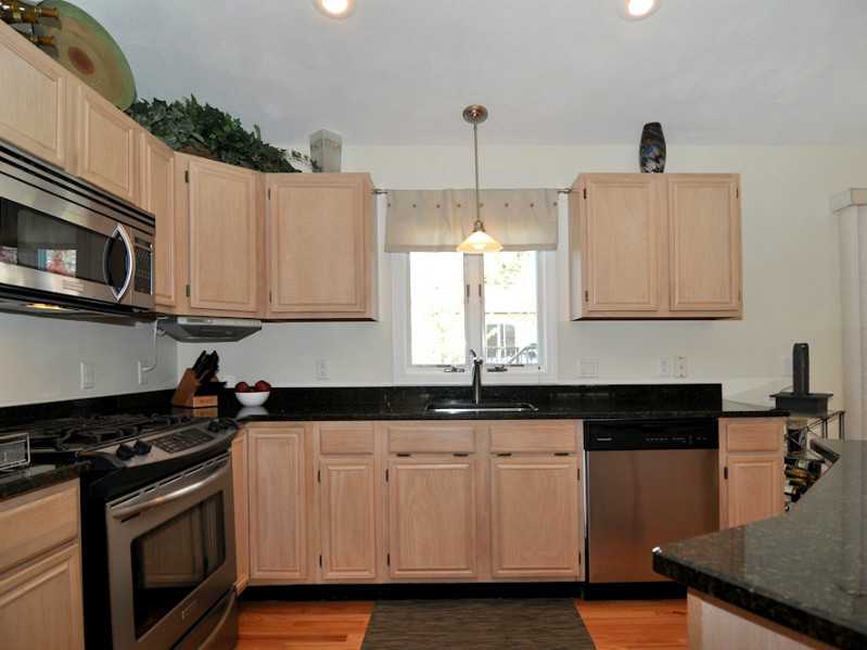 70 Tomahawk Trail Cranston, RI 02921 - Photo 8 of 25 Kitchen.