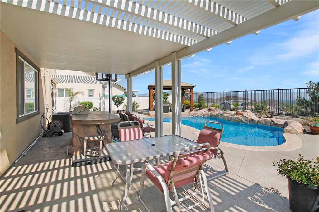 13122 Capricornio Street Riverside, CA 92503 - Photo 14 of 20