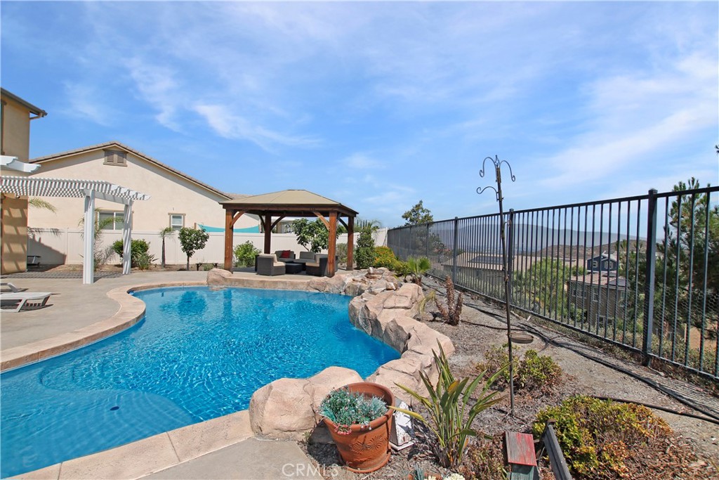 13122 Capricornio Street Riverside, CA 92503 - Photo 15 of 20