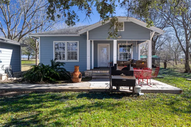 $2,000 | 1012 Buerger Lane, Seguin, TX 78155