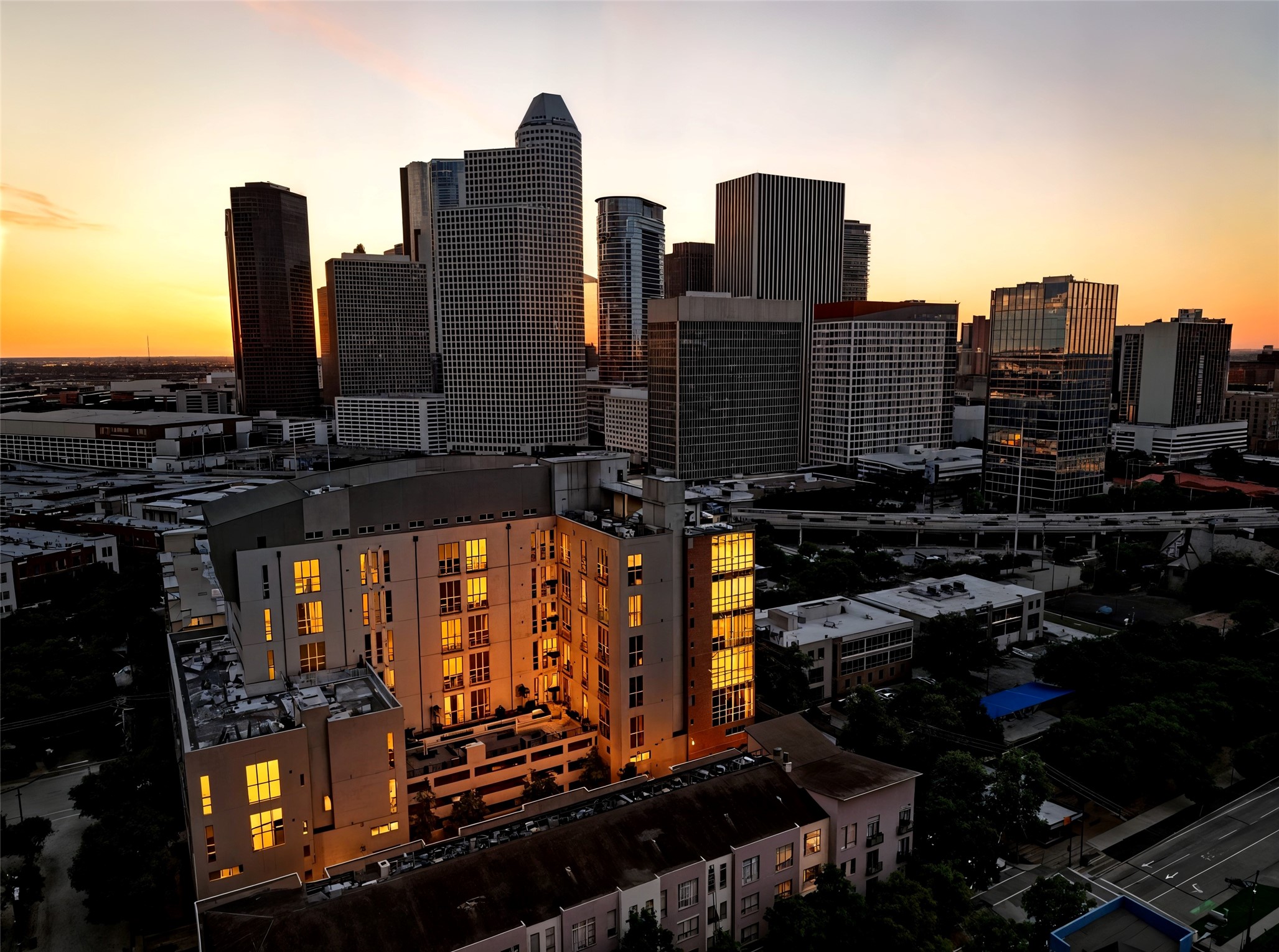 2000 Bagby Street, Unit 5423 Houston, TX 77002 - Photo 19 of 26 a view of buildings