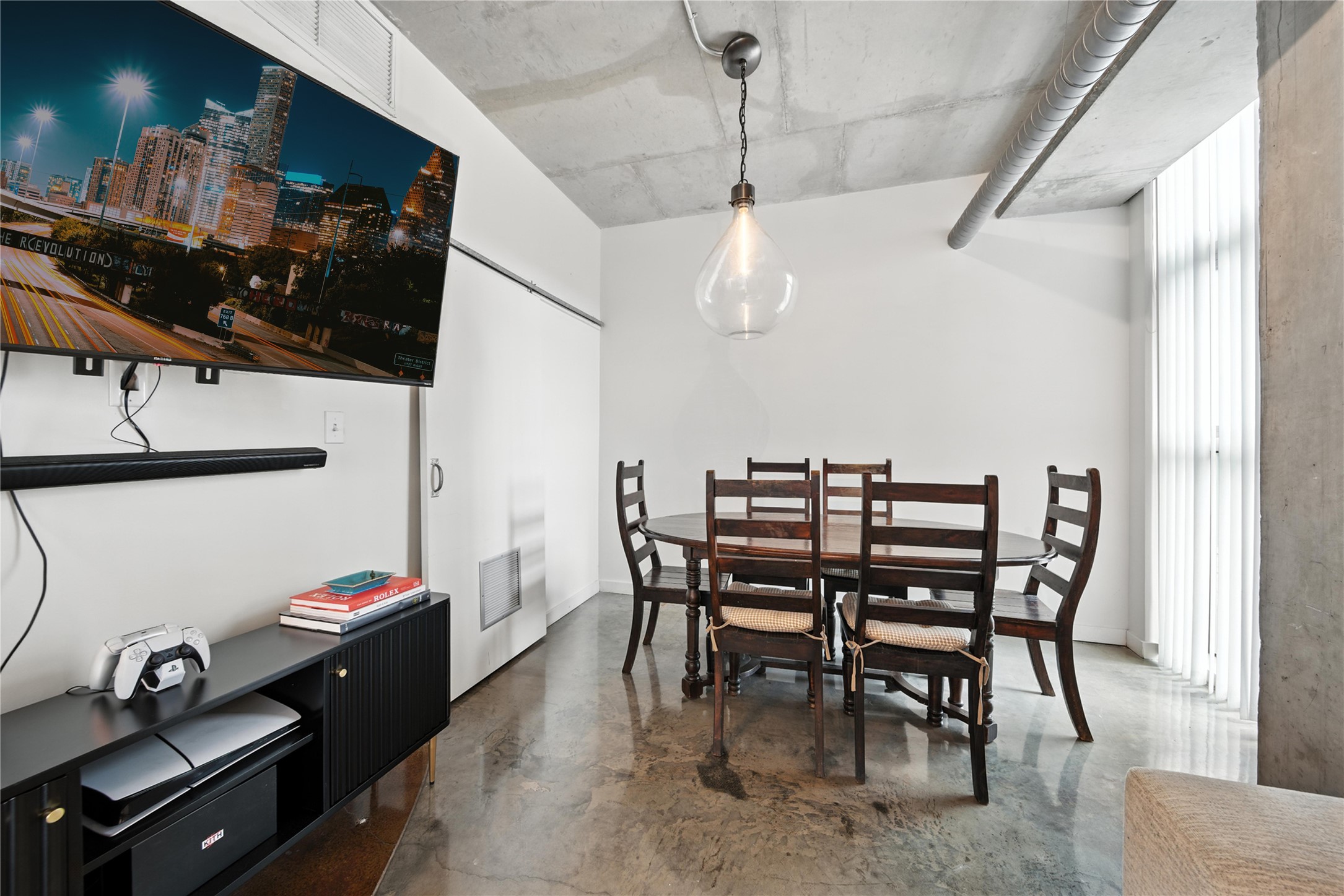 2000 Bagby Street, Unit 5423 Houston, TX 77002 - Photo 7 of 26