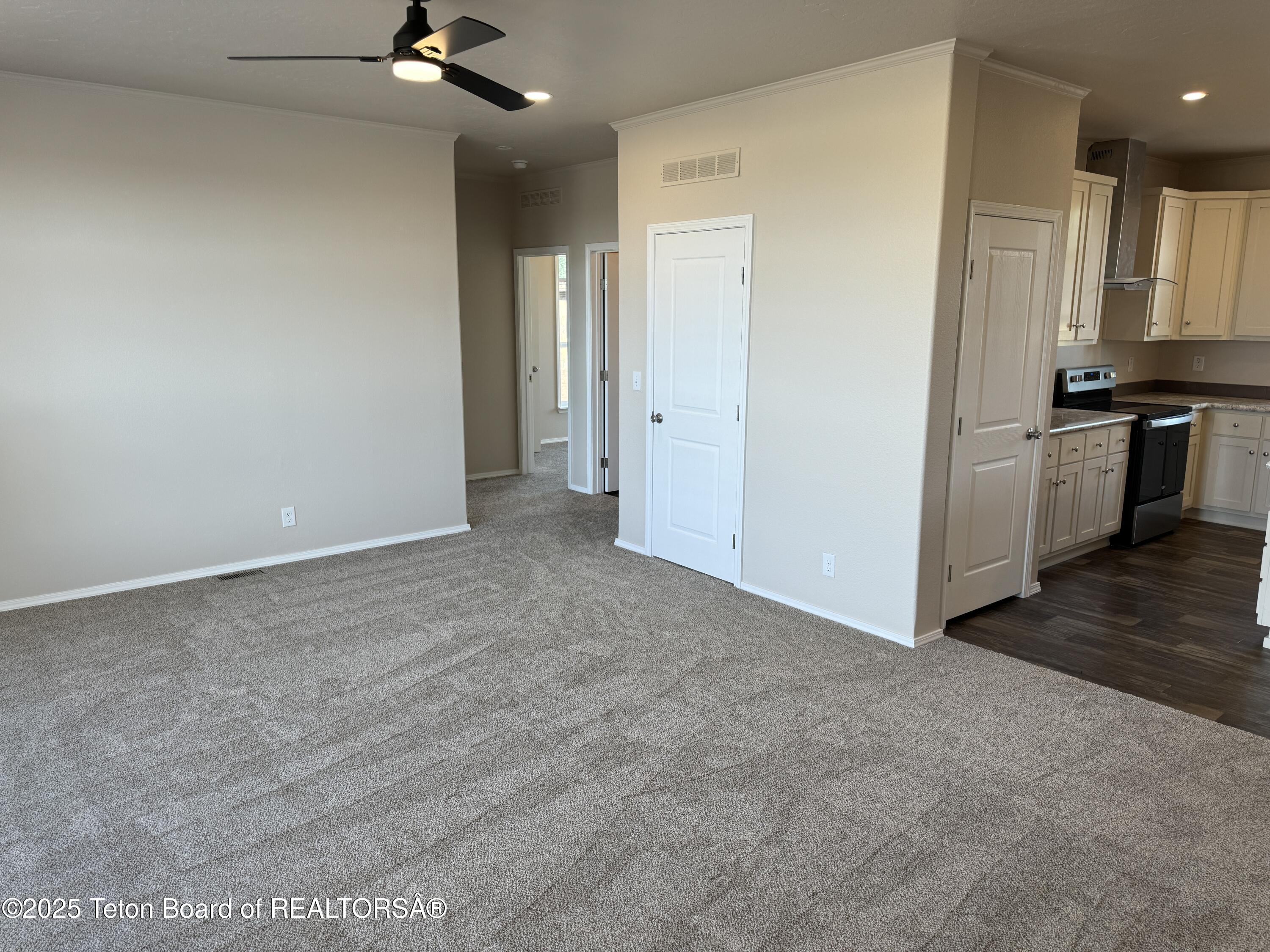 252 Honeybee Lane Afton, WY 83110 - Photo 9 of 34 IMG_1059