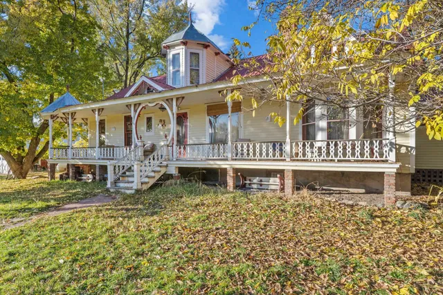 $575,000 | 2555 Pleasant Valley Road, Rice, WA 99167