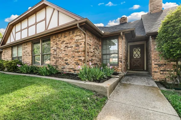 $237,500 | 623 Windgate Court, Arlington, TX 76012